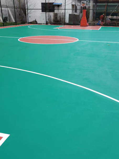 交城 球场长期使用易出现地面开裂